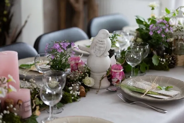 A table centerpiece for how to keep tablecloth from sliding A table centerpiece for how to keep tablecloth from sliding
