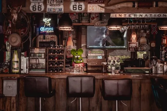 a rustic bar space for restaurants decorating ideas