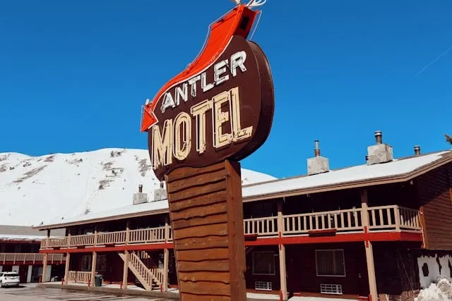 a motel sign in winter conditions for can neon lights be in the cold