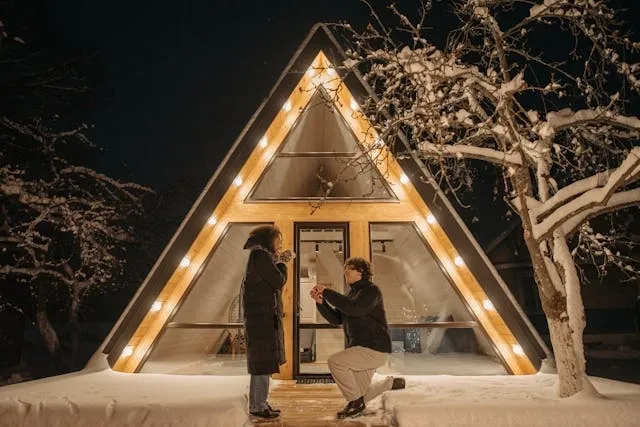 a marriage proposal in the snow for outdoor proposal ideas