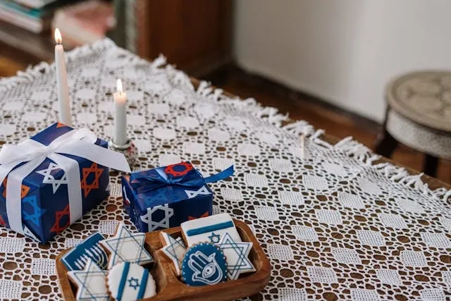 jewish-themed cookies and gifts for diy bar mitzvah centerpieces