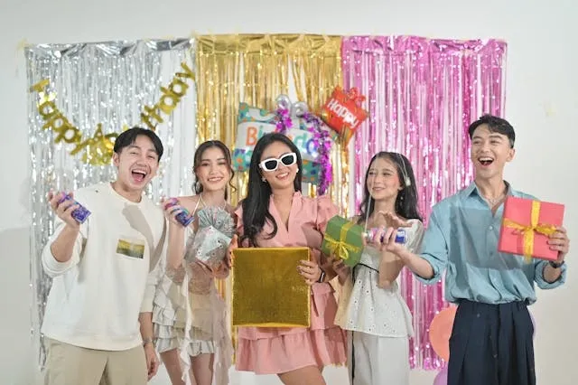 young friends celebrating a birthday party for streamer decoration ideas