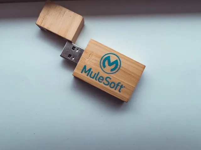 a personalized thumb drive for flash drive vs thumb drive