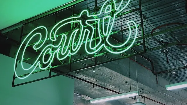 custom-neon-business-sign custom-neon-business-sign