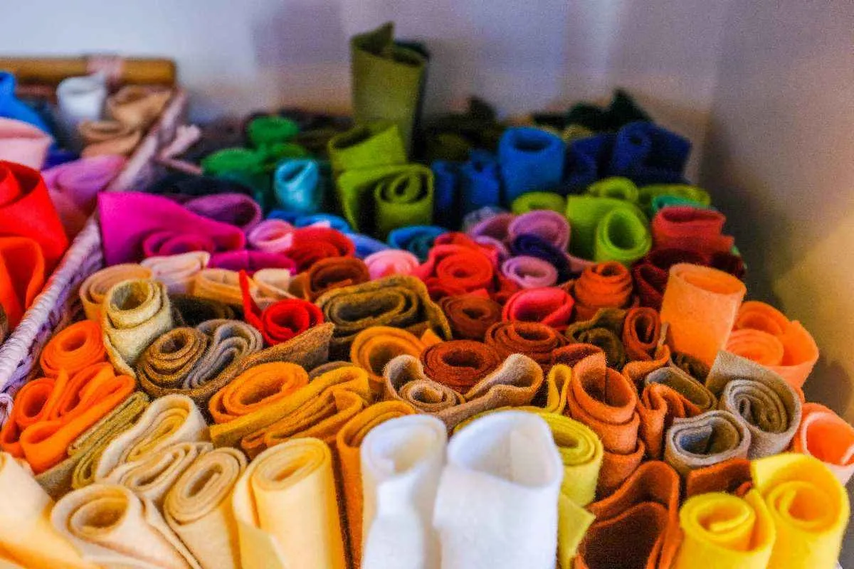 Assortment of rolled felt fabric in bright colors ready for beginner patch-making projects.jpg Assortment of rolled felt fabric in bright colors ready for beginner patch-making projects.jpg