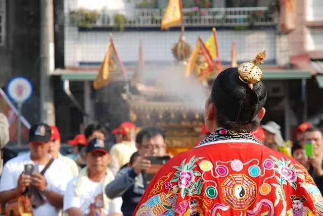 elaborate embroidery on a traditional Chinese robe for best embroidery machine