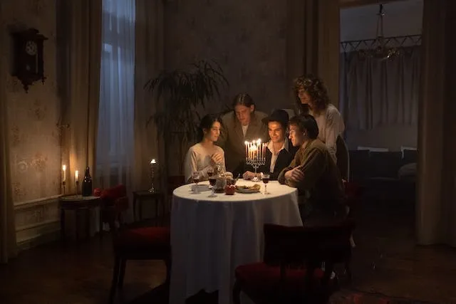 family at a round table for can a rectangle tablecloth fit a round table