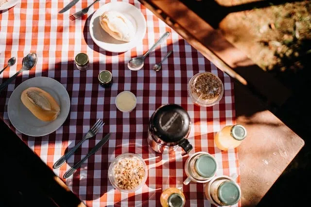 al fresco dining for how to secure table cloth outside