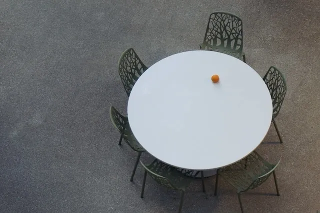 a round table for can a rectangle tablecloth fit a round table