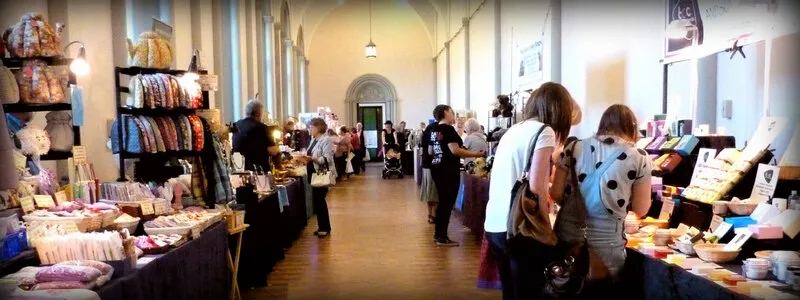 a craft show for how to display table runners at craft show