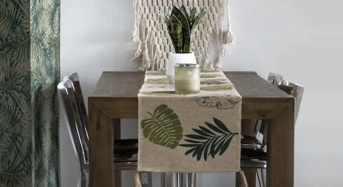 Beautiful table setting for table runner size