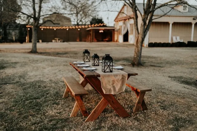 table runner on an outdoor table for what size table runner for 72-inch table