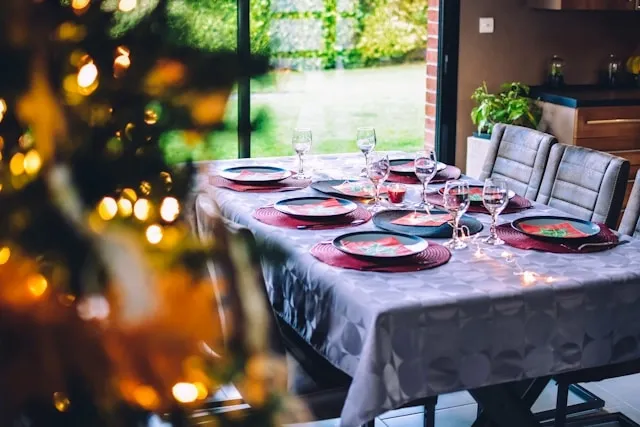 tablecloth on a rectangular table for tablecloth drop length