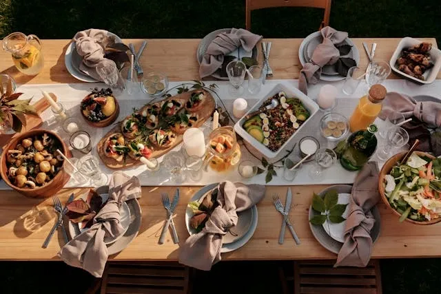 using a table runner for outdoor dining for table runner or placemats