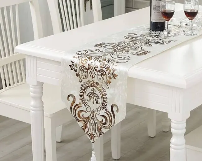 a luxury table runner for best table runners