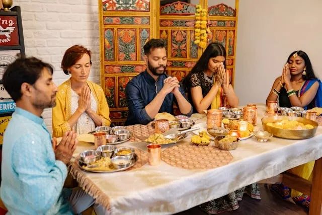 a table setting for a small gathering for how to choose a tablecloth