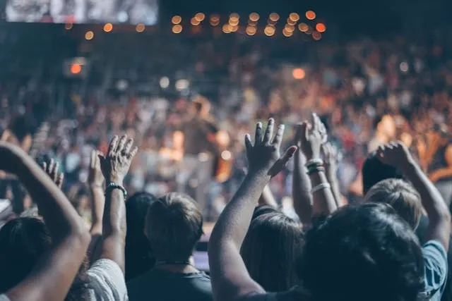 a large audience at an unspecified event for event planning tips