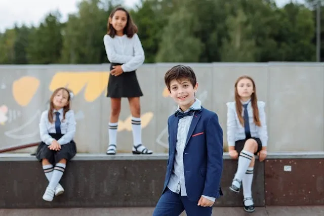 children in uniforms for how to make your uniform look cute